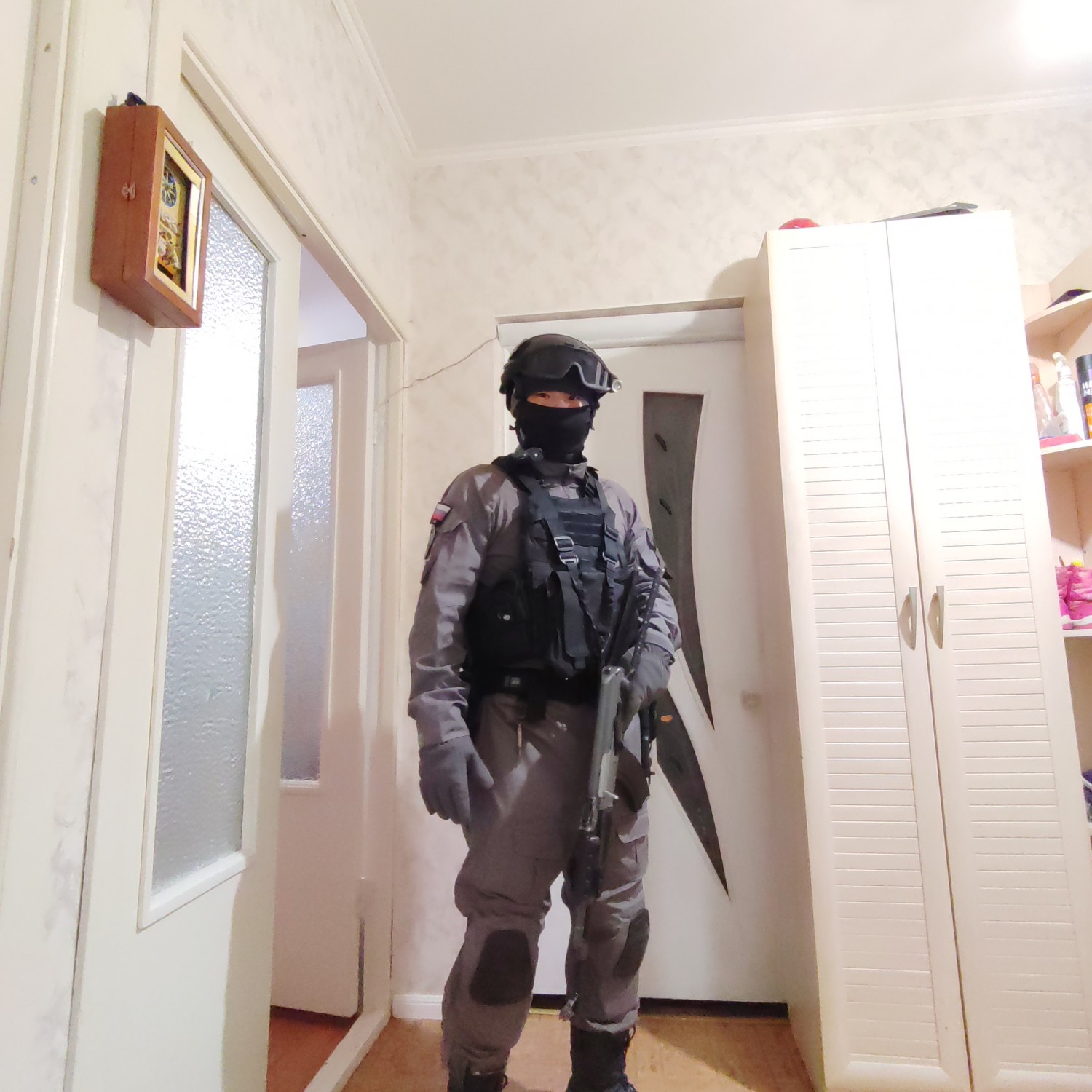 Городская серая тактическая форма